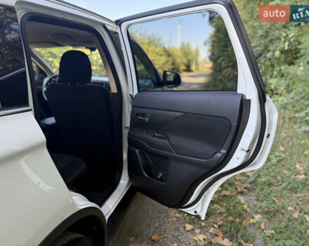 Белый Мицубиси Аутлендер, объемом двигателя 2.2 л и пробегом 240 тыс. км за 17999 $, фото 33 на Automoto.ua