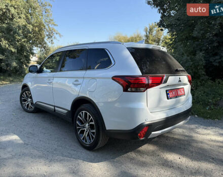 Белый Мицубиси Аутлендер, объемом двигателя 2.2 л и пробегом 240 тыс. км за 17999 $, фото 7 на Automoto.ua