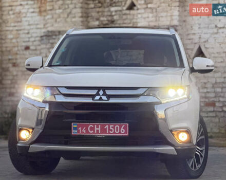 Білий Міцубісі Аутлендер, об'ємом двигуна 2.23 л та пробігом 215 тис. км за 17550 $, фото 8 на Automoto.ua