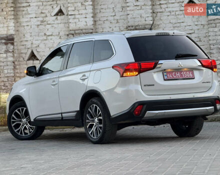 Білий Міцубісі Аутлендер, об'ємом двигуна 2.23 л та пробігом 215 тис. км за 17550 $, фото 31 на Automoto.ua