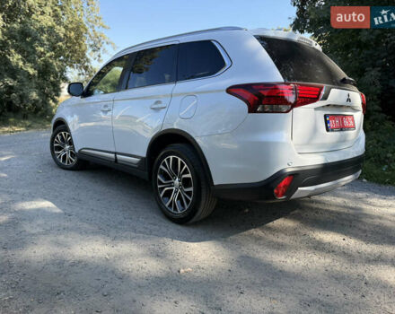 Белый Мицубиси Аутлендер, объемом двигателя 2.2 л и пробегом 240 тыс. км за 17999 $, фото 9 на Automoto.ua