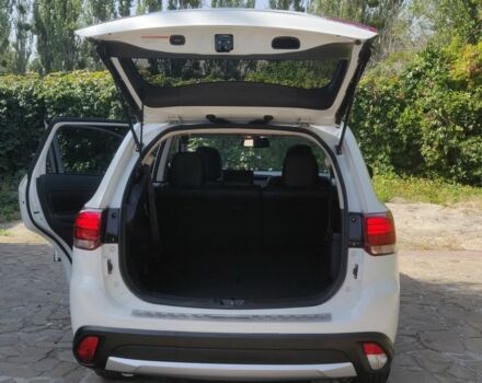 Белый Мицубиси Аутлендер, объемом двигателя 3 л и пробегом 115 тыс. км за 15400 $, фото 8 на Automoto.ua