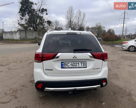 Білий Міцубісі Аутлендер, об'ємом двигуна 2.27 л та пробігом 145 тис. км за 18200 $, фото 5 на Automoto.ua