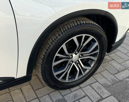 Білий Міцубісі Аутлендер, об'ємом двигуна 2.4 л та пробігом 178 тис. км за 12750 $, фото 35 на Automoto.ua