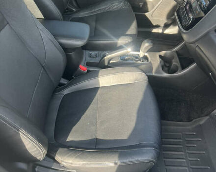 Білий Міцубісі Аутлендер, об'ємом двигуна 3 л та пробігом 157 тис. км за 16900 $, фото 8 на Automoto.ua