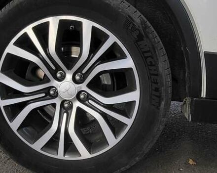 Мицубиси Аутлендер 2016 в Полтаве на Automoto.ua Белый Мицубиси Аутлендер, объемом двигателя 2.36 л и пробегом 240 тыс. км за 14000 $, фото 13 на Automoto.ua