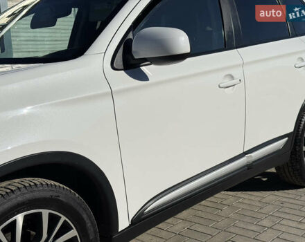 Білий Міцубісі Аутлендер, об'ємом двигуна 2.4 л та пробігом 178 тис. км за 12750 $, фото 22 на Automoto.ua