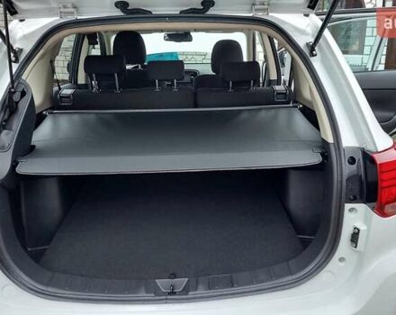 Белый Мицубиси Аутлендер, объемом двигателя 2.35 л и пробегом 127 тыс. км за 19000 $, фото 13 на Automoto.ua