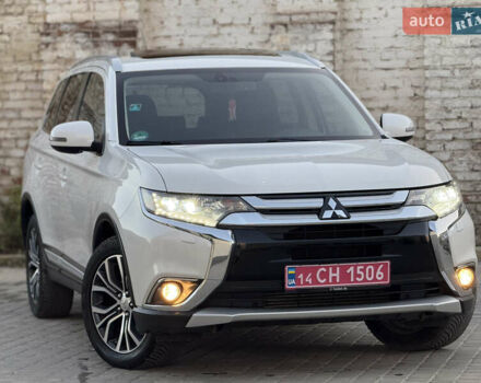 Білий Міцубісі Аутлендер, об'ємом двигуна 2.23 л та пробігом 215 тис. км за 17550 $, фото 13 на Automoto.ua