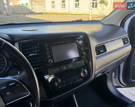 Білий Міцубісі Аутлендер, об'ємом двигуна 2.4 л та пробігом 178 тис. км за 12750 $, фото 40 на Automoto.ua