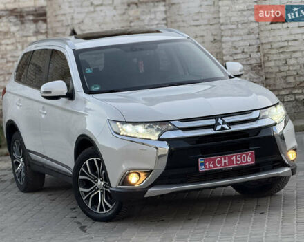 Білий Міцубісі Аутлендер, об'ємом двигуна 2.23 л та пробігом 215 тис. км за 17550 $, фото 5 на Automoto.ua