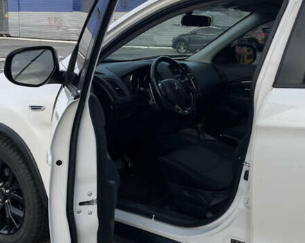 Білий Міцубісі Аутлендер, об'ємом двигуна 2 л та пробігом 47 тис. км за 13700 $, фото 1 на Automoto.ua