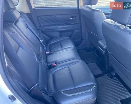 Белый Мицубиси Аутлендер, объемом двигателя 2 л и пробегом 109 тыс. км за 16999 $, фото 8 на Automoto.ua