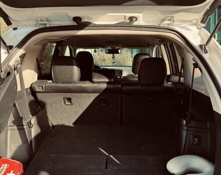 Белый Мицубиси Аутлендер, объемом двигателя 2.36 л и пробегом 149 тыс. км за 15800 $, фото 5 на Automoto.ua