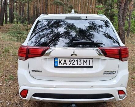 Белый Мицубиси Аутлендер, объемом двигателя 2 л и пробегом 127 тыс. км за 20000 $, фото 16 на Automoto.ua