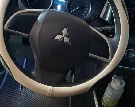 Білий Міцубісі Аутлендер, об'ємом двигуна 2 л та пробігом 115 тис. км за 15000 $, фото 7 на Automoto.ua