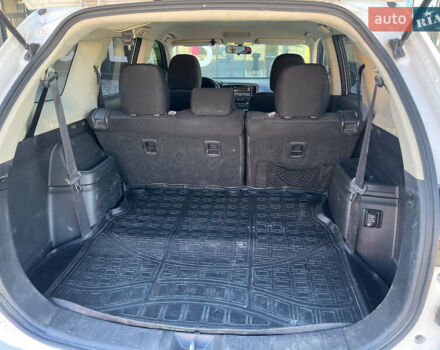 Белый Мицубиси Аутлендер, объемом двигателя 2.4 л и пробегом 210 тыс. км за 13550 $, фото 15 на Automoto.ua