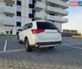 Белый Мицубиси Аутлендер, объемом двигателя 2.36 л и пробегом 230 тыс. км за 15900 $, фото 5 на Automoto.ua