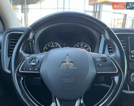 Белый Мицубиси Аутлендер, объемом двигателя 2.4 л и пробегом 210 тыс. км за 13550 $, фото 10 на Automoto.ua