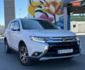 Міцубісі Аутлендер 2017 у Києві на Automoto.ua Білий Міцубісі Аутлендер, об'ємом двигуна 2.4 л та пробігом 210 тис. км за 13550 $, фото 1 на Automoto.ua