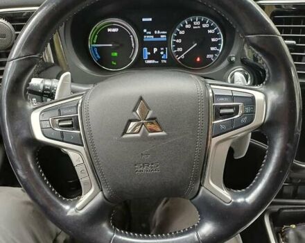 Белый Мицубиси Аутлендер, объемом двигателя 2 л и пробегом 127 тыс. км за 20000 $, фото 11 на Automoto.ua