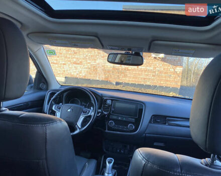 Белый Мицубиси Аутлендер, объемом двигателя 2 л и пробегом 109 тыс. км за 16999 $, фото 7 на Automoto.ua