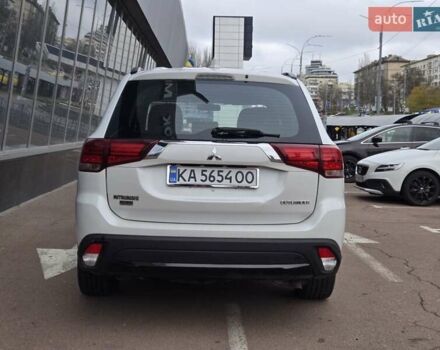 Белый Мицубиси Аутлендер, объемом двигателя 2.4 л и пробегом 115 тыс. км за 19300 $, фото 5 на Automoto.ua