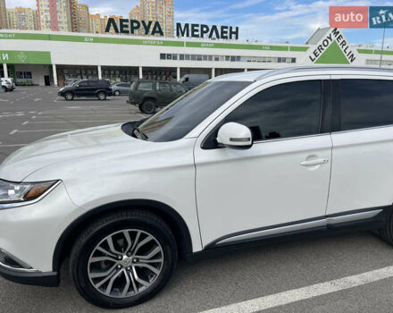 Белый Мицубиси Аутлендер, объемом двигателя 2.36 л и пробегом 136 тыс. км за 18500 $, фото 24 на Automoto.ua