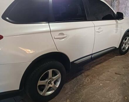 Білий Міцубісі Аутлендер, об'ємом двигуна 2 л та пробігом 115 тис. км за 15000 $, фото 3 на Automoto.ua