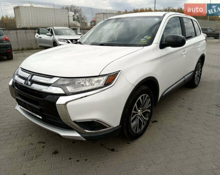 Белый Мицубиси Аутлендер, объемом двигателя 2.4 л и пробегом 225 тыс. км за 10999 $, фото 4 на Automoto.ua