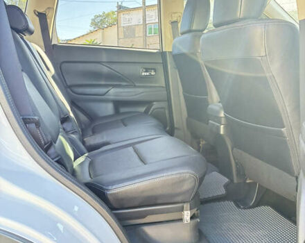 Белый Мицубиси Аутлендер, объемом двигателя 3 л и пробегом 79 тыс. км за 18500 $, фото 10 на Automoto.ua