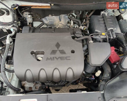 Белый Мицубиси Аутлендер, объемом двигателя 2.4 л и пробегом 225 тыс. км за 10999 $, фото 7 на Automoto.ua