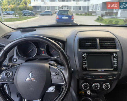 Белый Мицубиси Аутлендер, объемом двигателя 2 л и пробегом 133 тыс. км за 13000 $, фото 7 на Automoto.ua