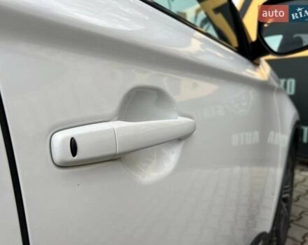 Белый Мицубиси Аутлендер, объемом двигателя 2.36 л и пробегом 153 тыс. км за 15700 $, фото 34 на Automoto.ua