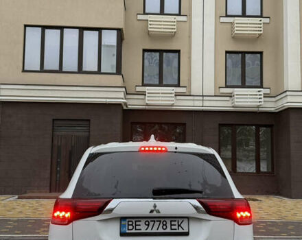 Белый Мицубиси Аутлендер, объемом двигателя 2.4 л и пробегом 53 тыс. км за 16900 $, фото 3 на Automoto.ua
