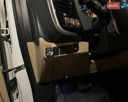 Белый Мицубиси Аутлендер, объемом двигателя 3 л и пробегом 148 тыс. км за 18500 $, фото 19 на Automoto.ua