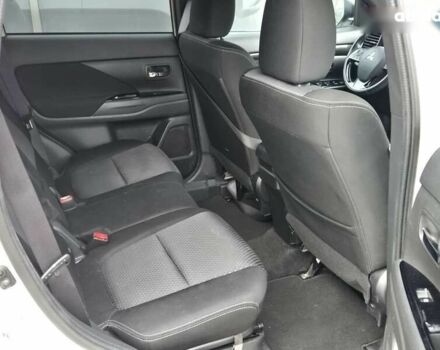 Белый Мицубиси Аутлендер, объемом двигателя 2.4 л и пробегом 115 тыс. км за 19300 $, фото 13 на Automoto.ua