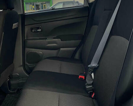 Білий Міцубісі Аутлендер, об'ємом двигуна 2 л та пробігом 47 тис. км за 13700 $, фото 15 на Automoto.ua