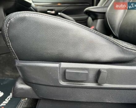 Белый Мицубиси Аутлендер, объемом двигателя 2.36 л и пробегом 153 тыс. км за 15700 $, фото 17 на Automoto.ua