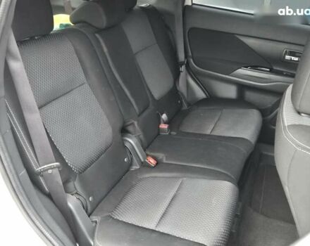 Белый Мицубиси Аутлендер, объемом двигателя 2.4 л и пробегом 115 тыс. км за 19300 $, фото 14 на Automoto.ua