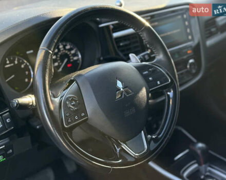 Білий Міцубісі Аутлендер, об'ємом двигуна 3 л та пробігом 145 тис. км за 18000 $, фото 12 на Automoto.ua
