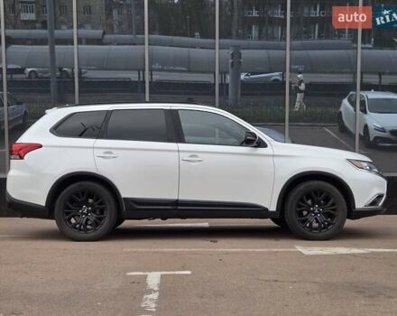 Белый Мицубиси Аутлендер, объемом двигателя 2.4 л и пробегом 115 тыс. км за 19300 $, фото 6 на Automoto.ua