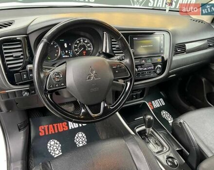 Белый Мицубиси Аутлендер, объемом двигателя 2.36 л и пробегом 153 тыс. км за 15700 $, фото 15 на Automoto.ua