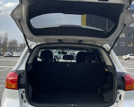 Білий Міцубісі Аутлендер, об'ємом двигуна 2 л та пробігом 47 тис. км за 13700 $, фото 12 на Automoto.ua