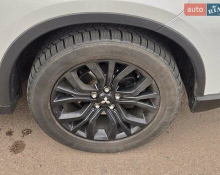 Белый Мицубиси Аутлендер, объемом двигателя 2.4 л и пробегом 115 тыс. км за 19300 $, фото 17 на Automoto.ua