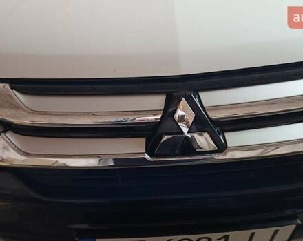 Білий Міцубісі Аутлендер, об'ємом двигуна 2 л та пробігом 115 тис. км за 15000 $, фото 6 на Automoto.ua