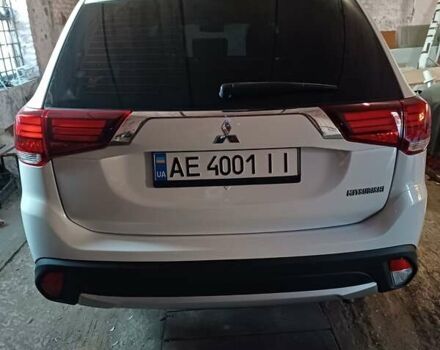 Білий Міцубісі Аутлендер, об'ємом двигуна 2 л та пробігом 115 тис. км за 15000 $, фото 2 на Automoto.ua