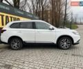 Белый Мицубиси Аутлендер, объемом двигателя 2.36 л и пробегом 153 тыс. км за 15700 $, фото 5 на Automoto.ua