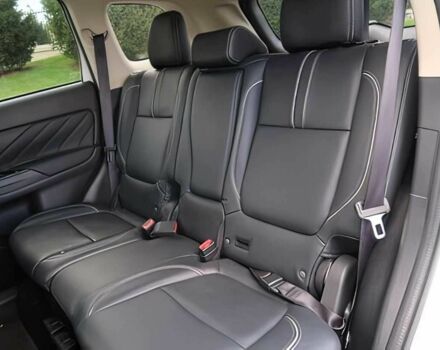 Білий Міцубісі Аутлендер, об'ємом двигуна 2 л та пробігом 43 тис. км за 5000 $, фото 12 на Automoto.ua