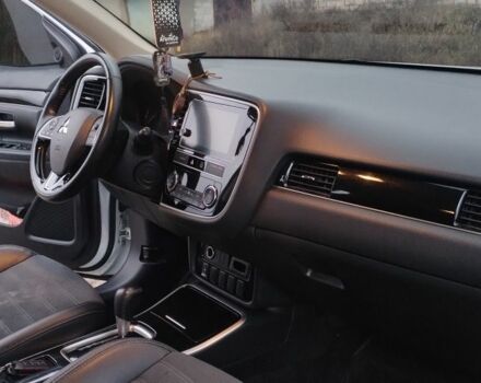 Белый Мицубиси Аутлендер, объемом двигателя 2.4 л и пробегом 122 тыс. км за 17400 $, фото 20 на Automoto.ua